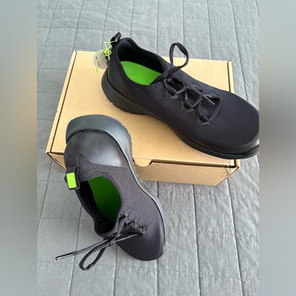 OOFOS Oomg Sport LS Lace Up Women's Black Sneakers Shoes NWT - Picture 3 of 7